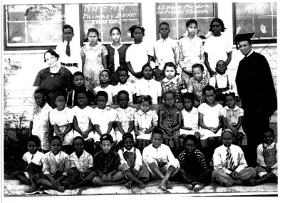 1937-38 Hopewell primary students in four rows outside of school